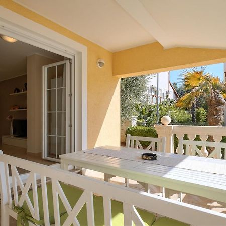 Villa Opatic โปเรช ภายนอก รูปภาพ